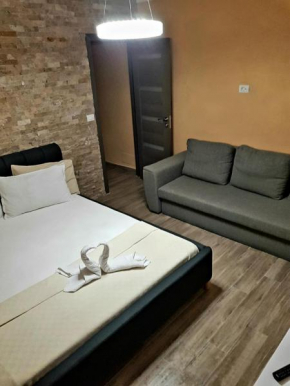 Studio Ena Eni 1
